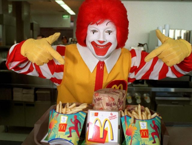 McDonalds Lance Un Happy Meal Pour Adultes Ipnoze