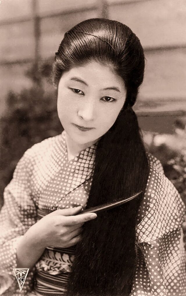 22 Femmes Photographiées Il Y A 100 Ans Pour Des Cartes Postales Anciennes De 1900 à 1910 Ipnoze