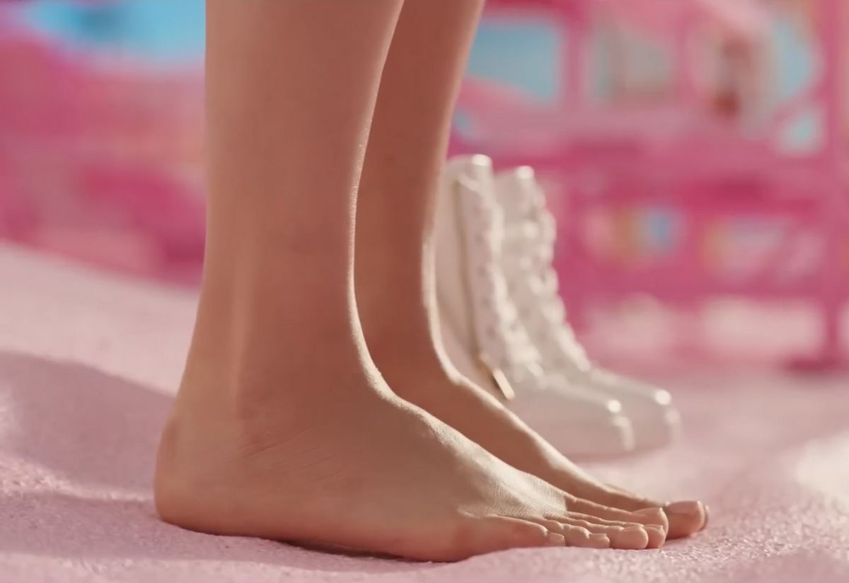 Barbie pieds plats
